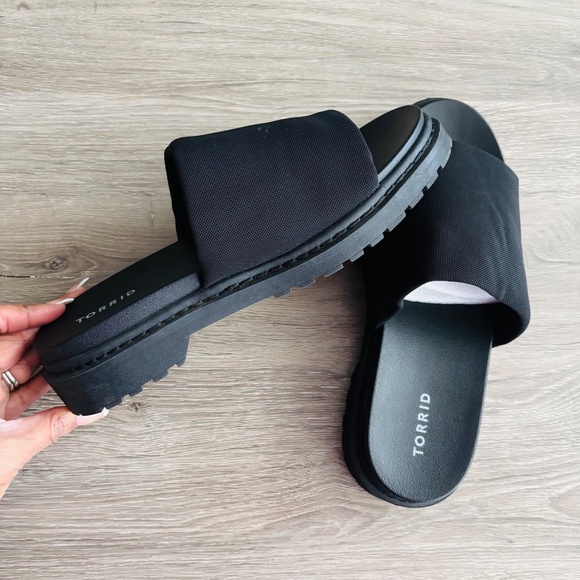 Torrid Black Stretch Platform Slide NWT Size 11W - Picture 4 of 5